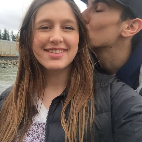 Meet your Posher, Emilia - Picture 1 of 1